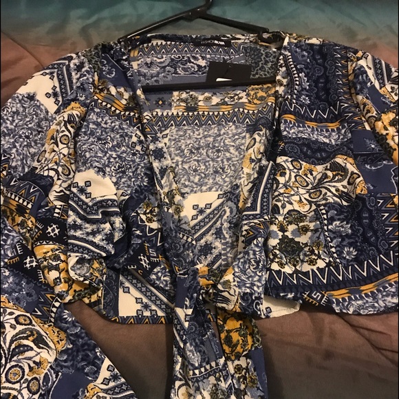 Top - Picture 3 of 4